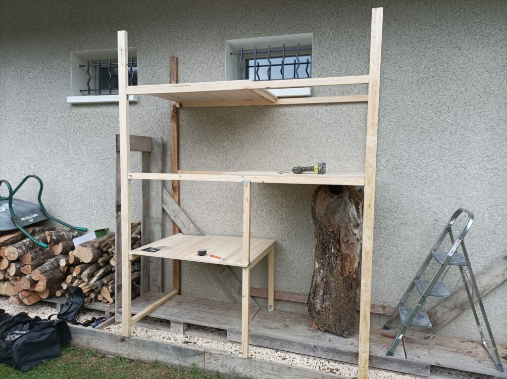 Fabrication d'un enclos pour chats sur mesure