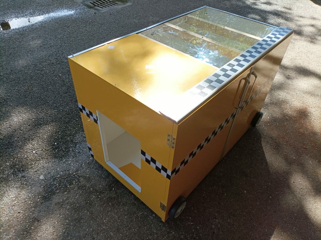 création d'un box pour litières avec portes
