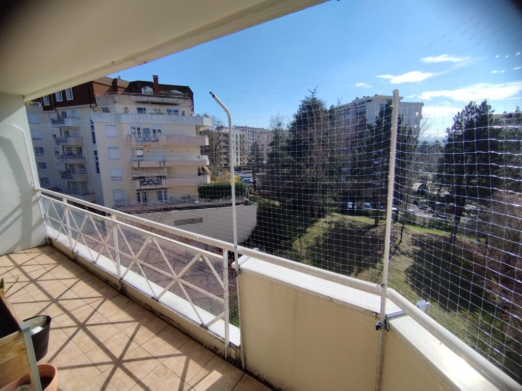 Filet anti chute sur balcon à Annemasse