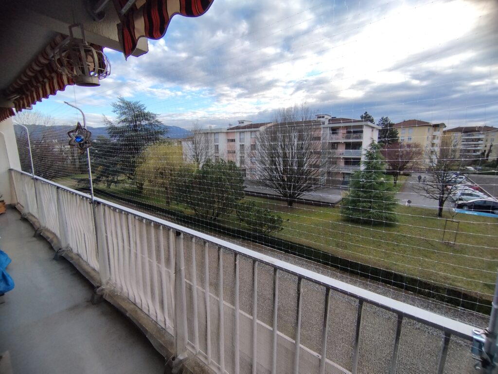 Filet anti chute sur balcon à Annemasse