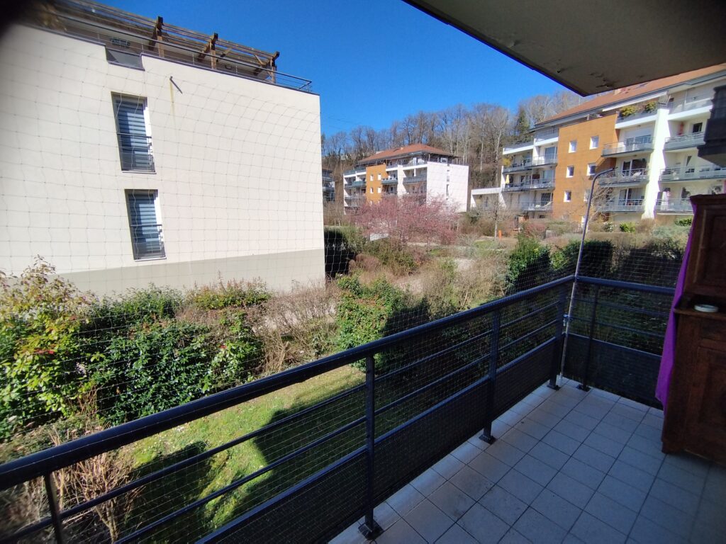 Filet anti chute sur balcon à Annecy