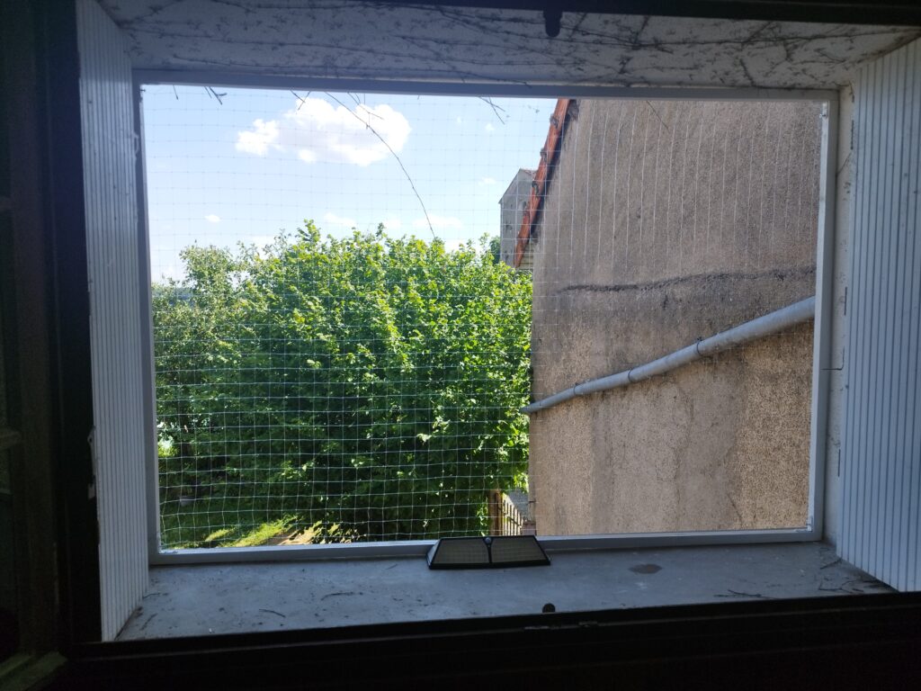Cadre de fenetre anti chute à Chiddes