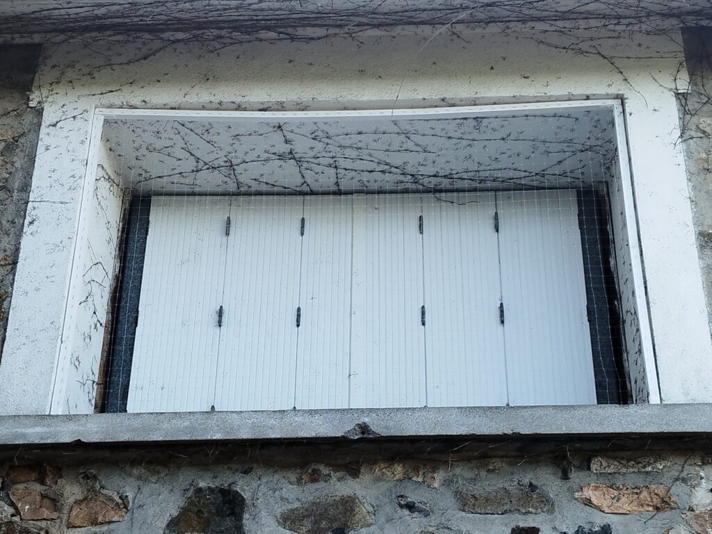 Cadre de fenetre anti chute à Chiddes